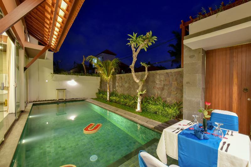 Del Cielo Villa Seminyak Buitenkant foto